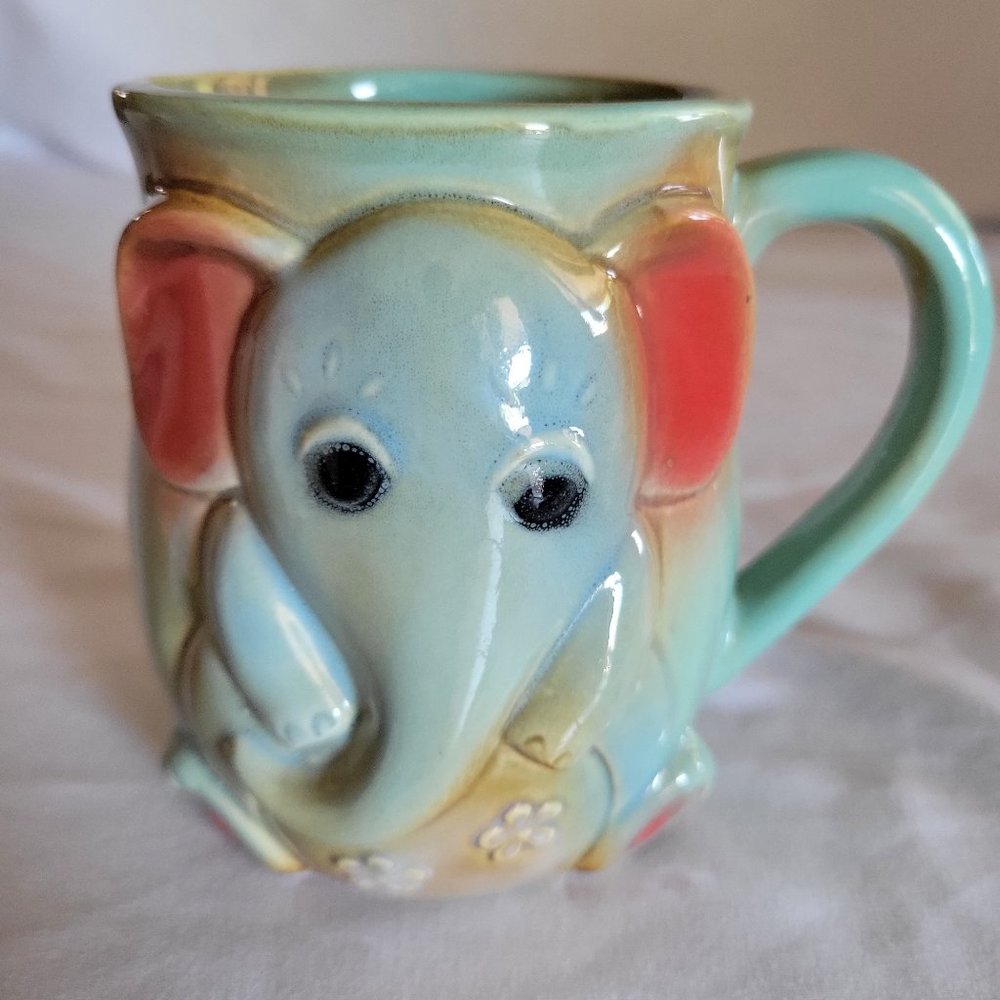 Elephant Embossed Coffee Cup 16 oz